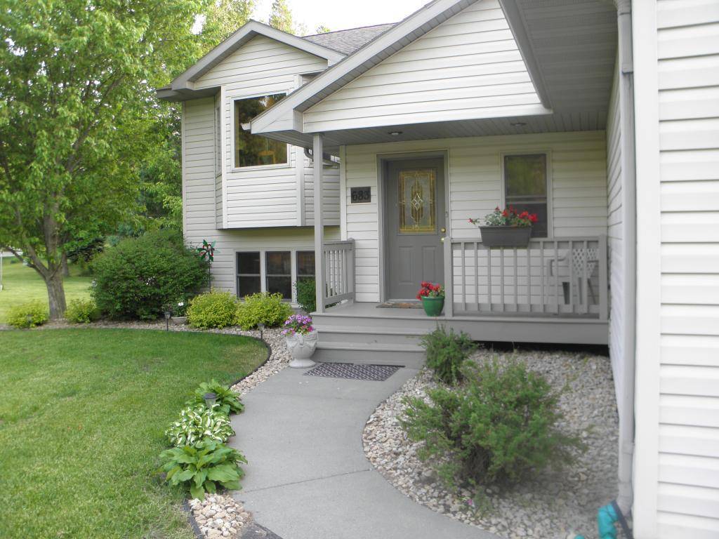 Saint Croix Falls, WI 54024,683 Mindy Creek LN