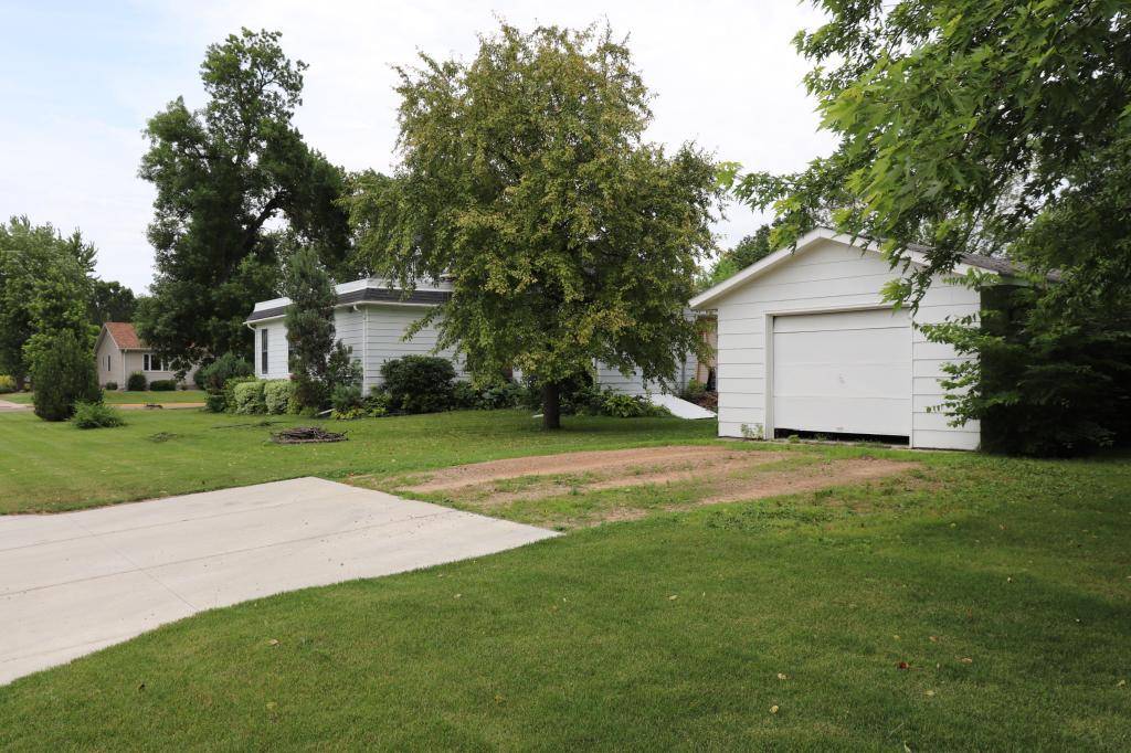 Mapleton, MN 56065,107 Silver ST W