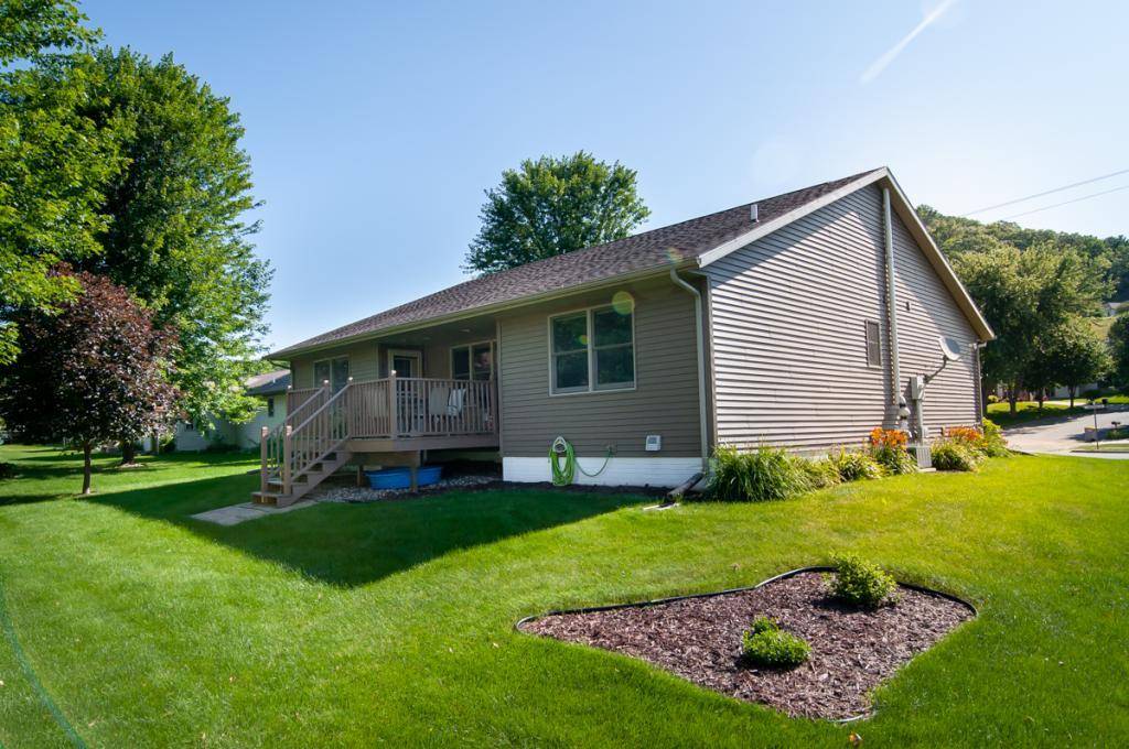 La Crescent, MN 55947,909 Jonathan LN