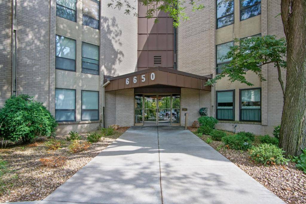 Edina, MN 55436,6650 Vernon AVE S #203