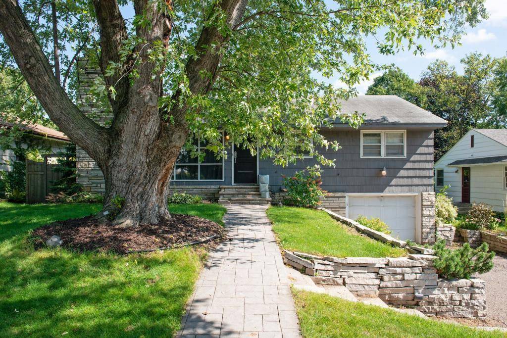 Edina, MN 55410,5833 Chowen AVE S