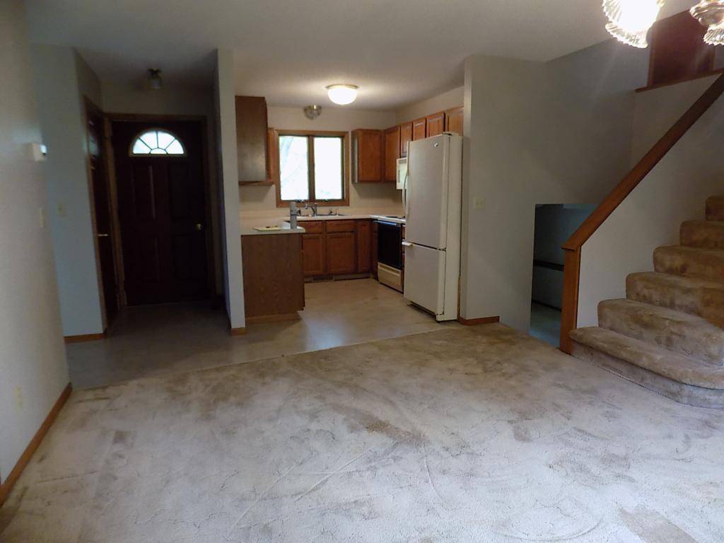 North Mankato, MN 56003,2033 Roberta DR