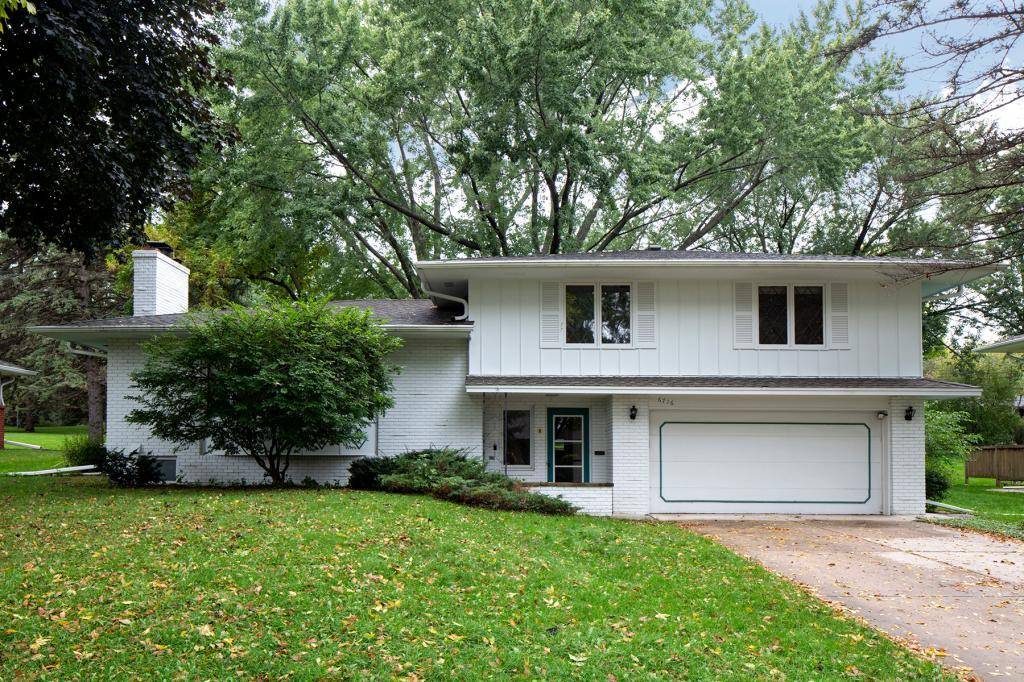 Edina, MN 55439,6716 Galway DR