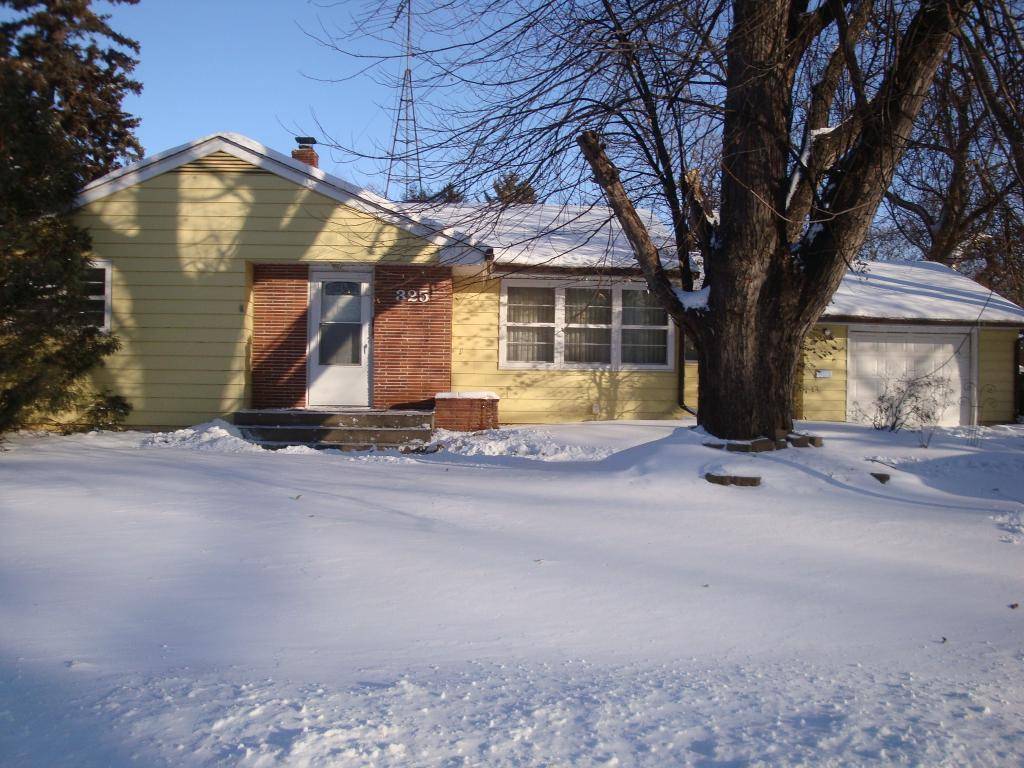 Hutchinson, MN 55350,325 Lake ST SW