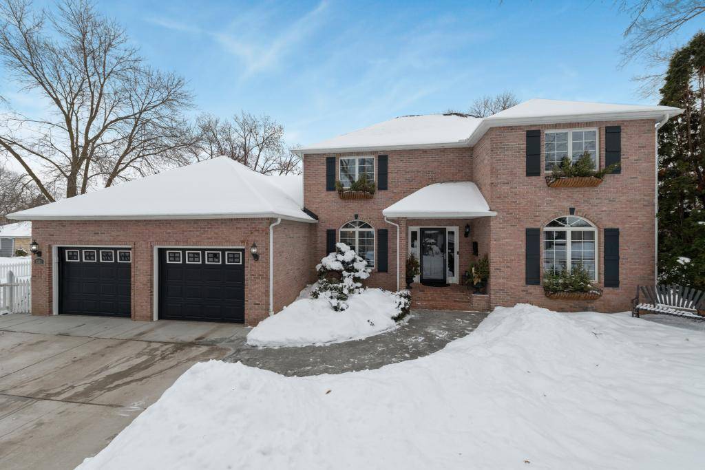 Edina, MN 55410,5501 Ewing CIR S