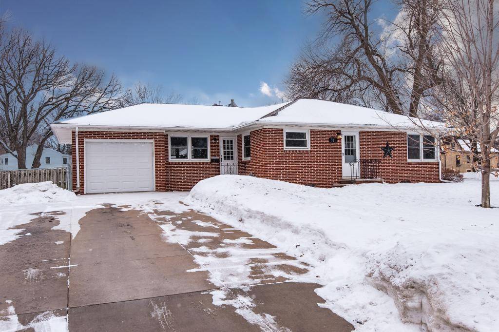 Owatonna, MN 55060,307 Murray ST