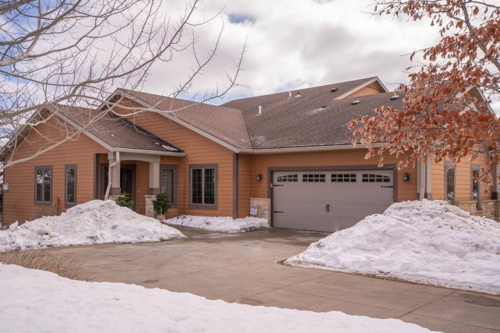 Rochester, MN 55901,706 Panorama CIR NW