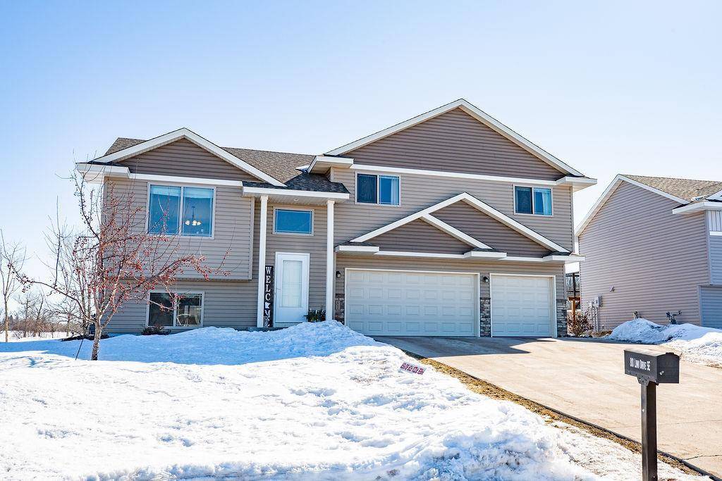 Pine City, MN 55063,810 Link DR SE