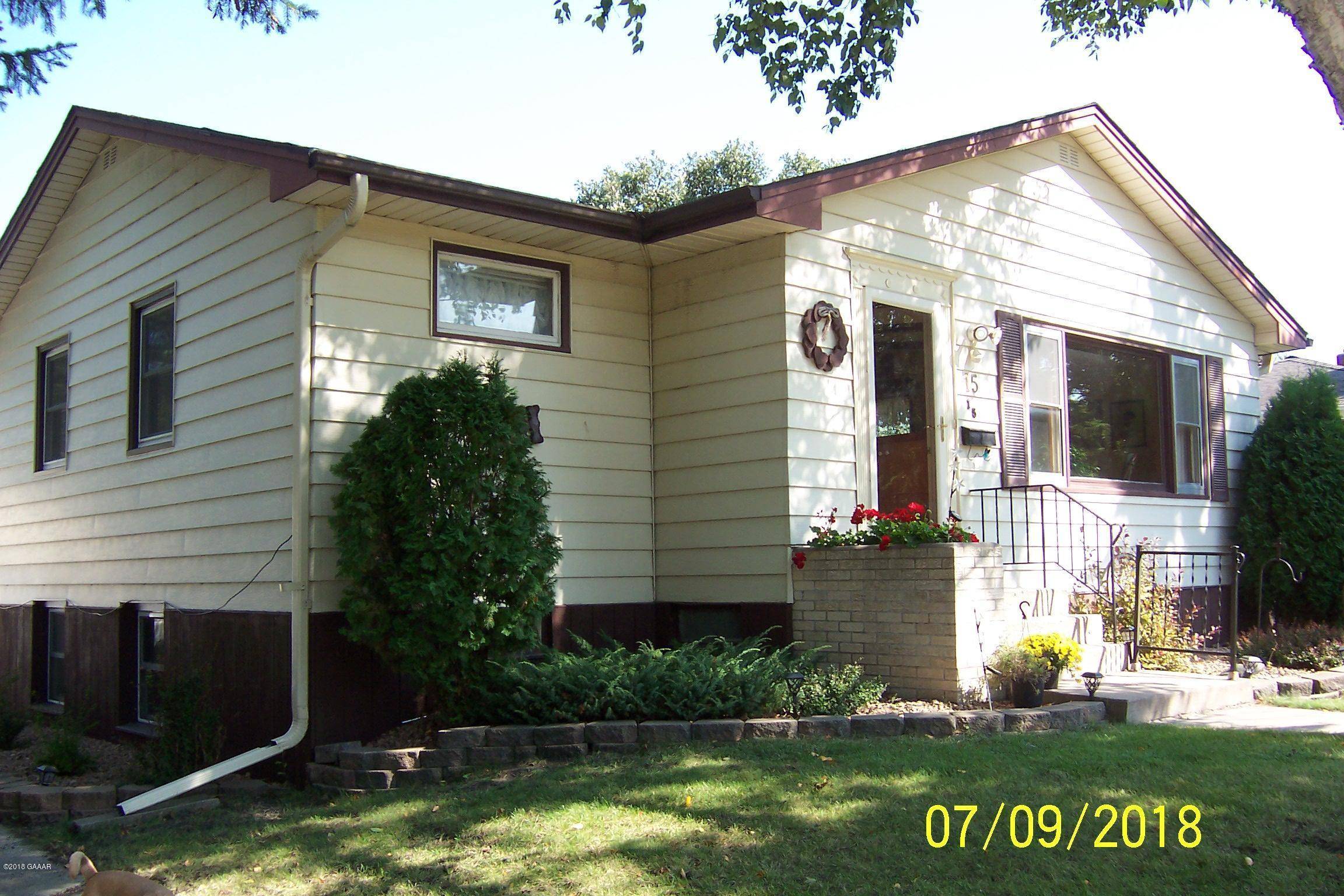 Morris, MN 56267,15 N Court ST