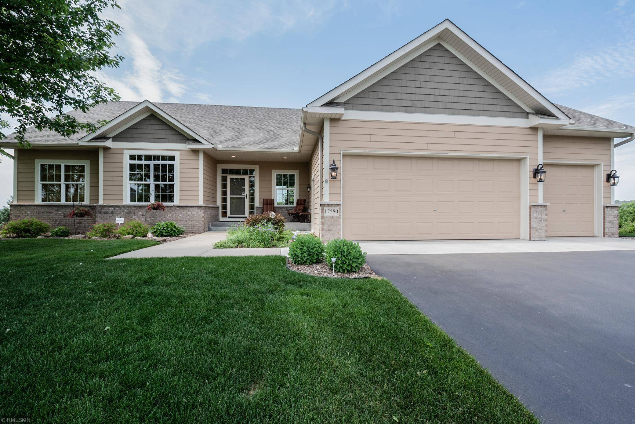 Lakeville, MN 55044,17580 Haverhill CIR