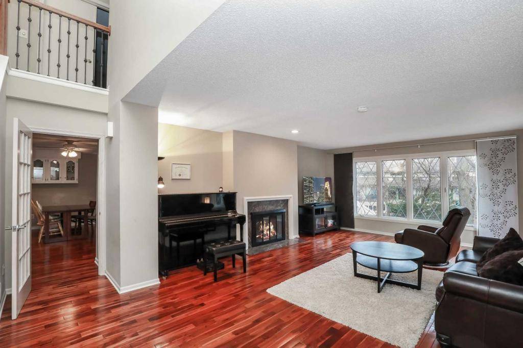 Edina, MN 55439,7707 Tanglewood CT