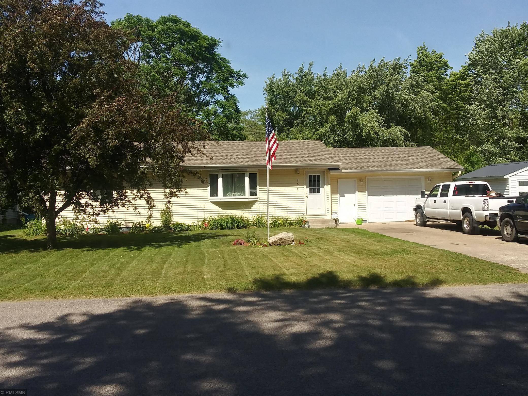 Princeton, MN 55371,905 6th AVE N