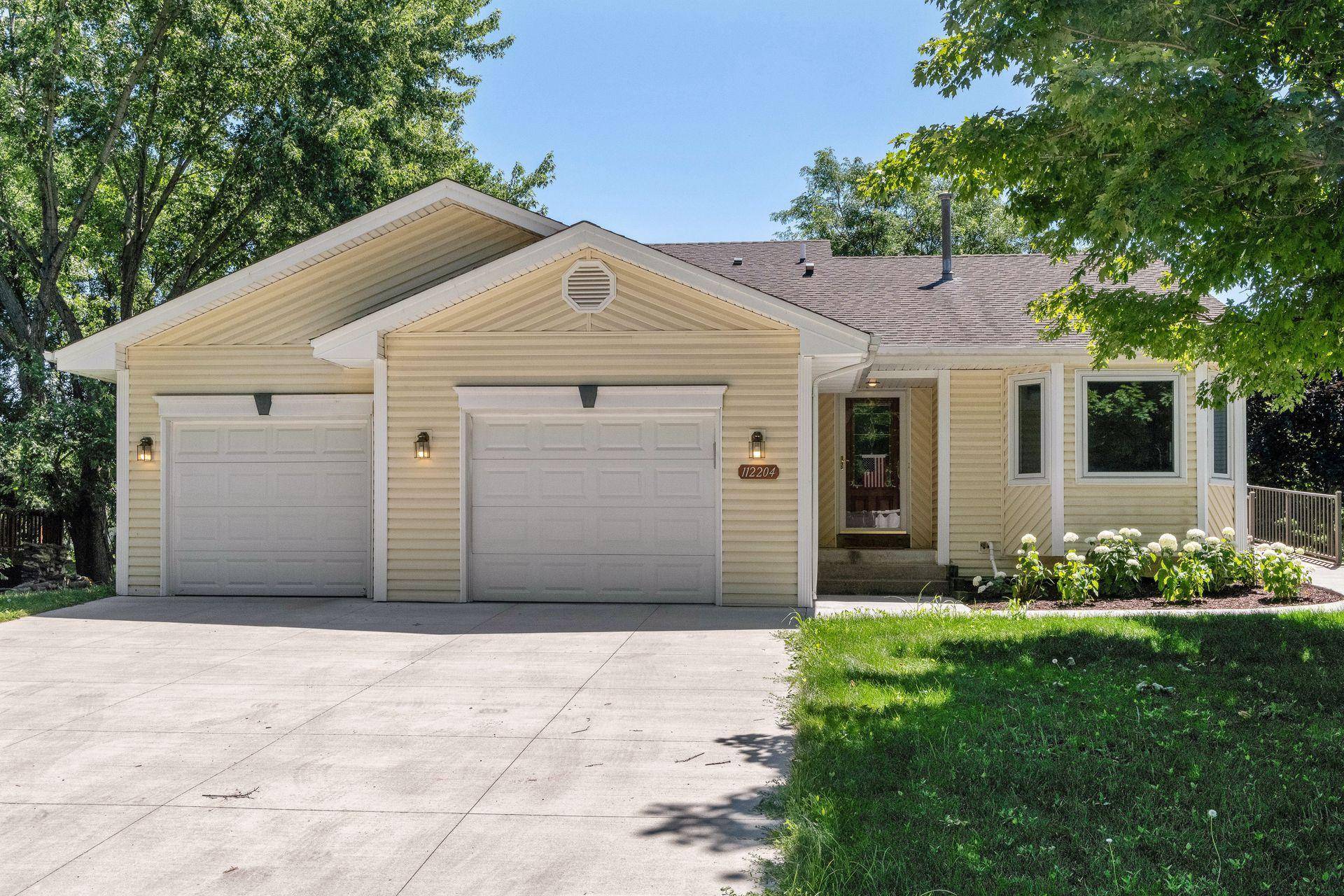 Chaska, MN 55318,112204 James CT