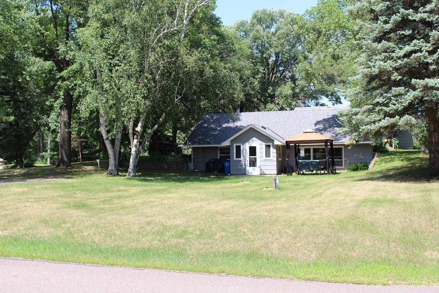 Cambridge, MN 55008,607 334th AVE NE