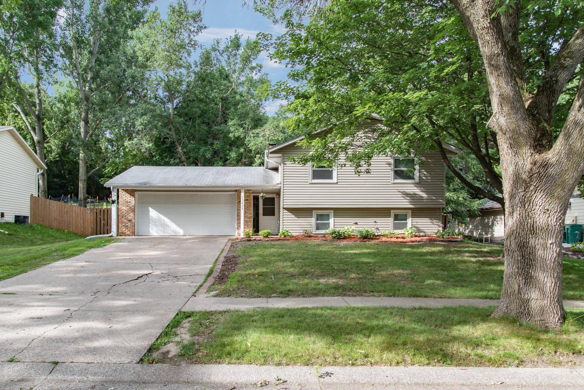 Apple Valley, MN 55124,13459 Everest AVE