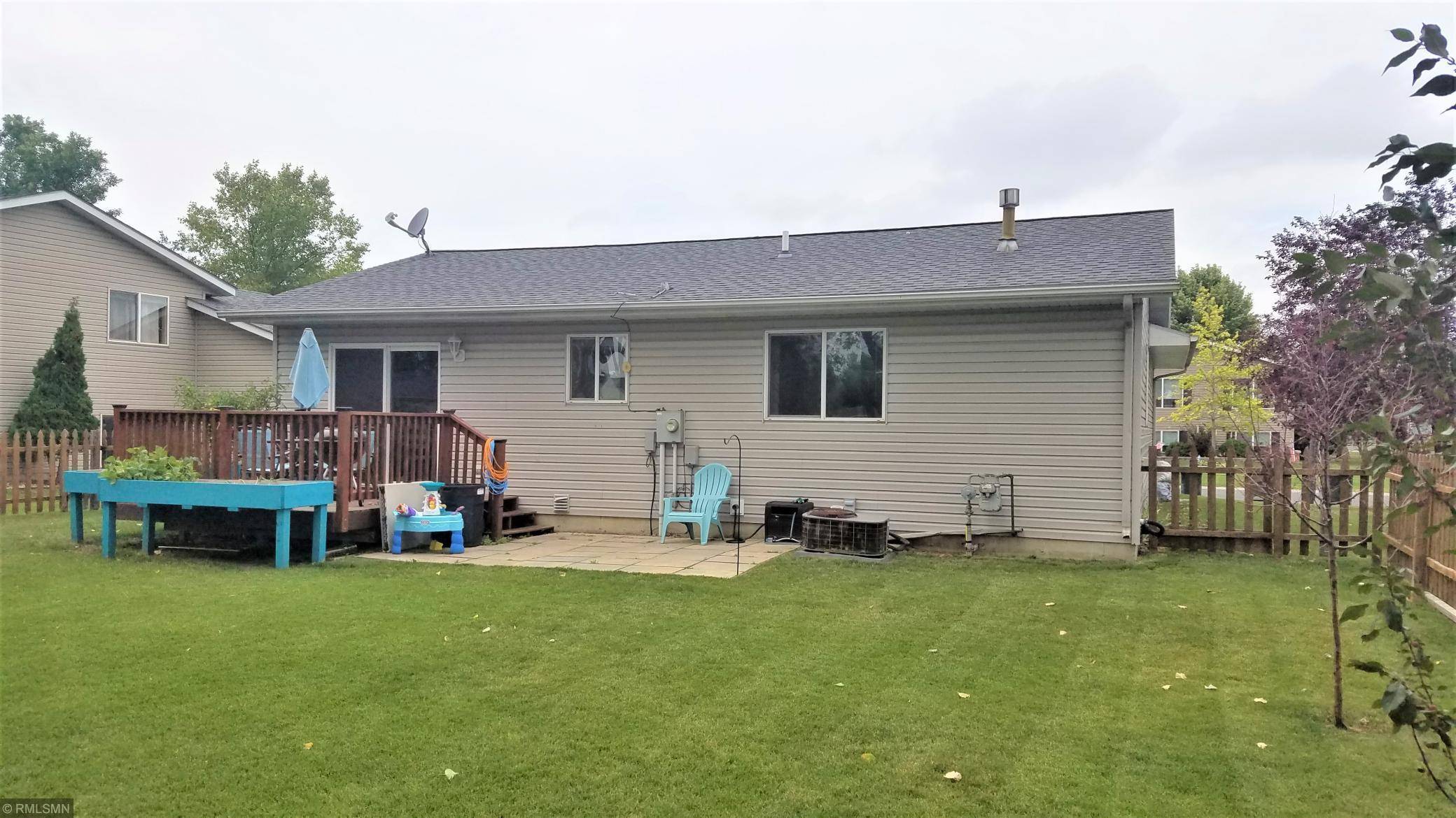 Hutchinson, MN 55350,976 7th AVE NW