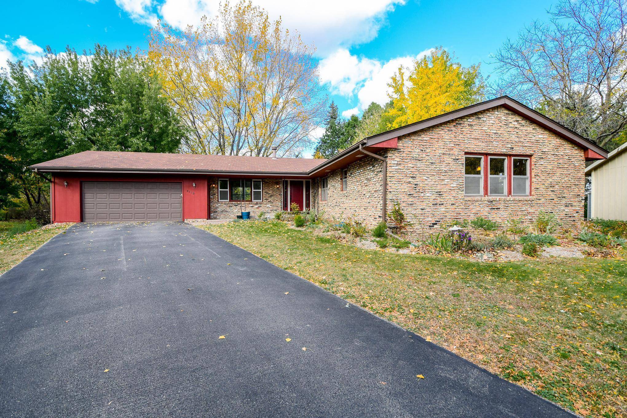 Burnsville, MN 55337,3110 Red Oak CIR N