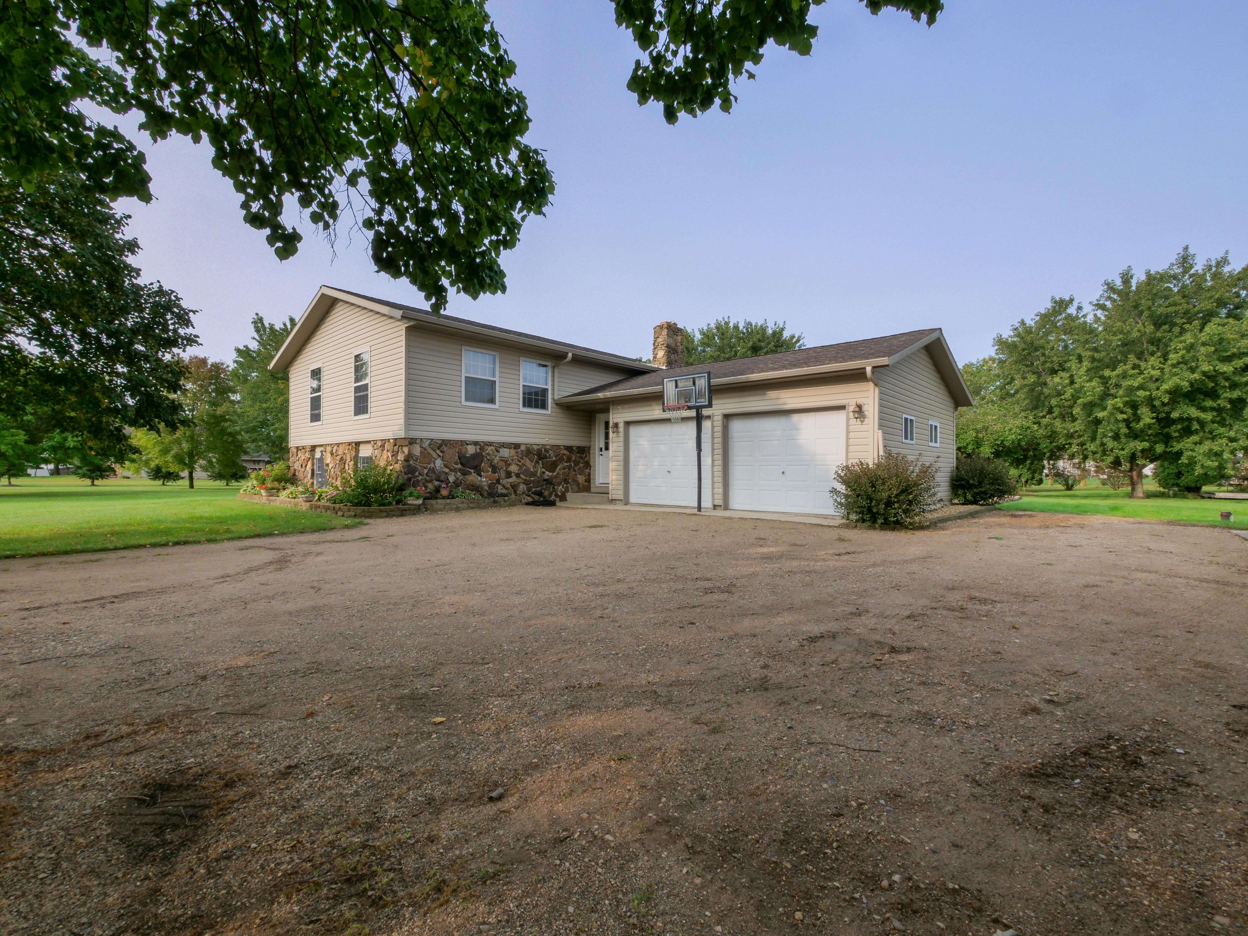 Morris, MN 56267,19349 460th AVE