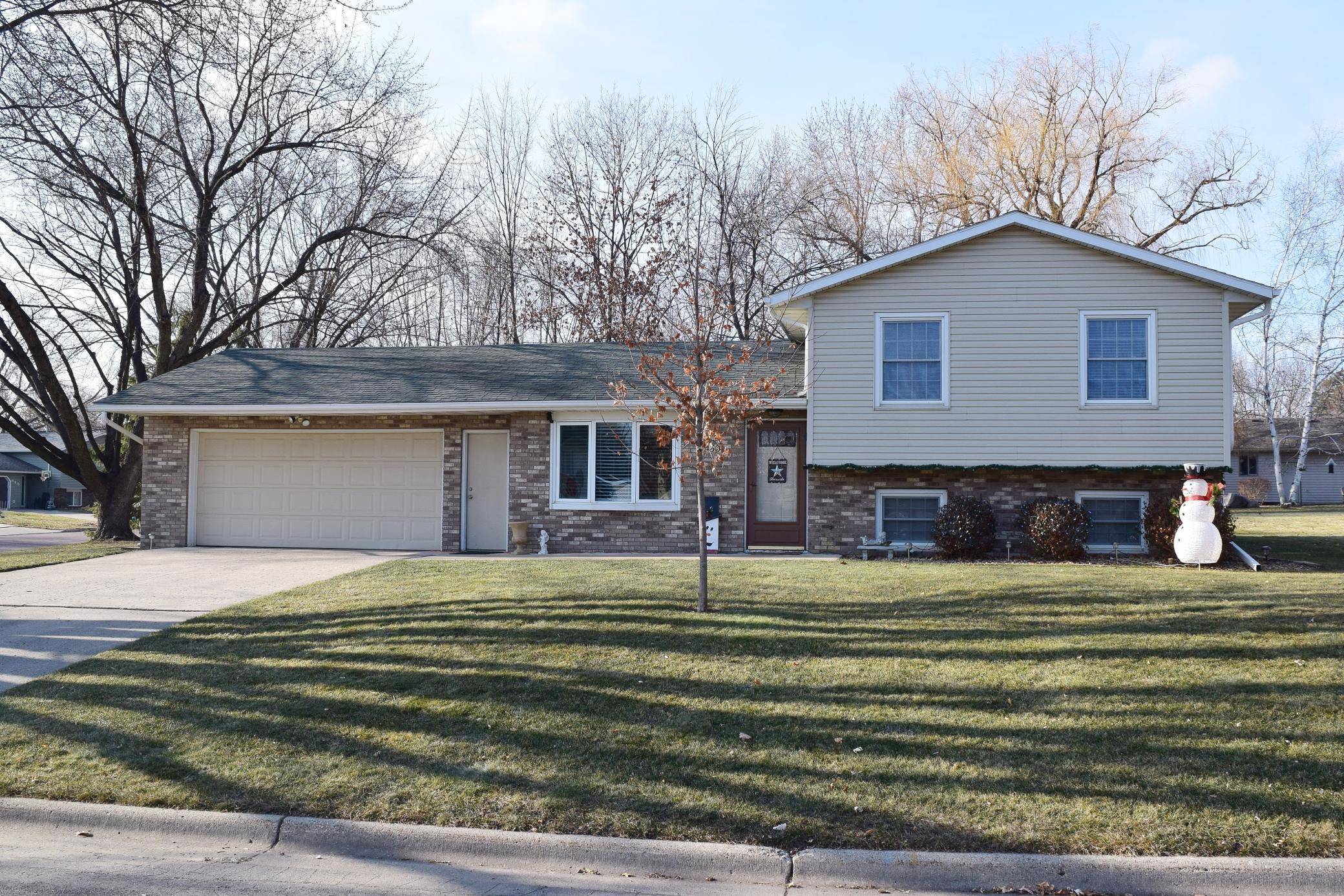 Owatonna, MN 55060,450 Allan AVE