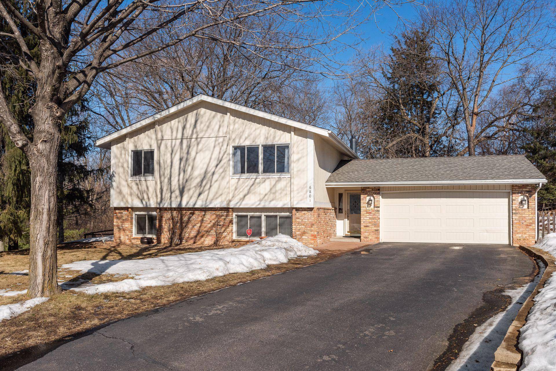 Eden Prairie, MN 55346,6801 Park View LN