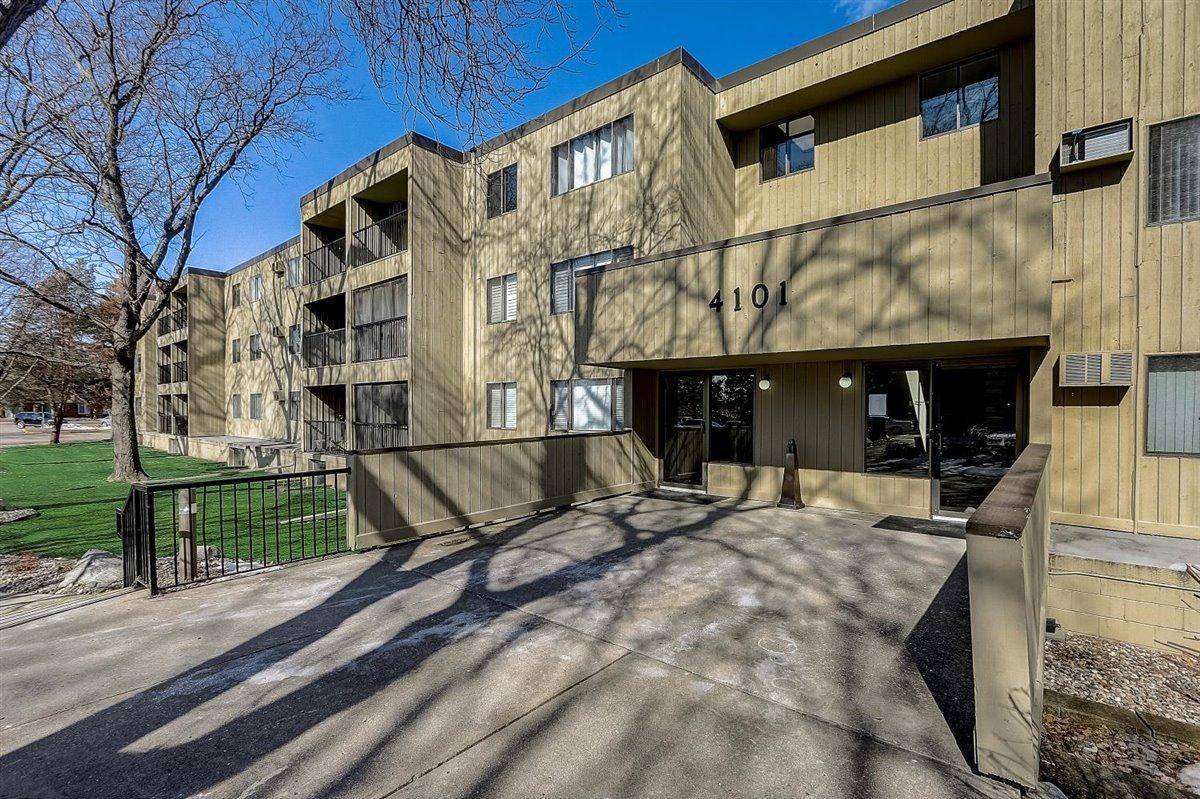 Edina, MN 55435,4101 Parklawn AVE #305