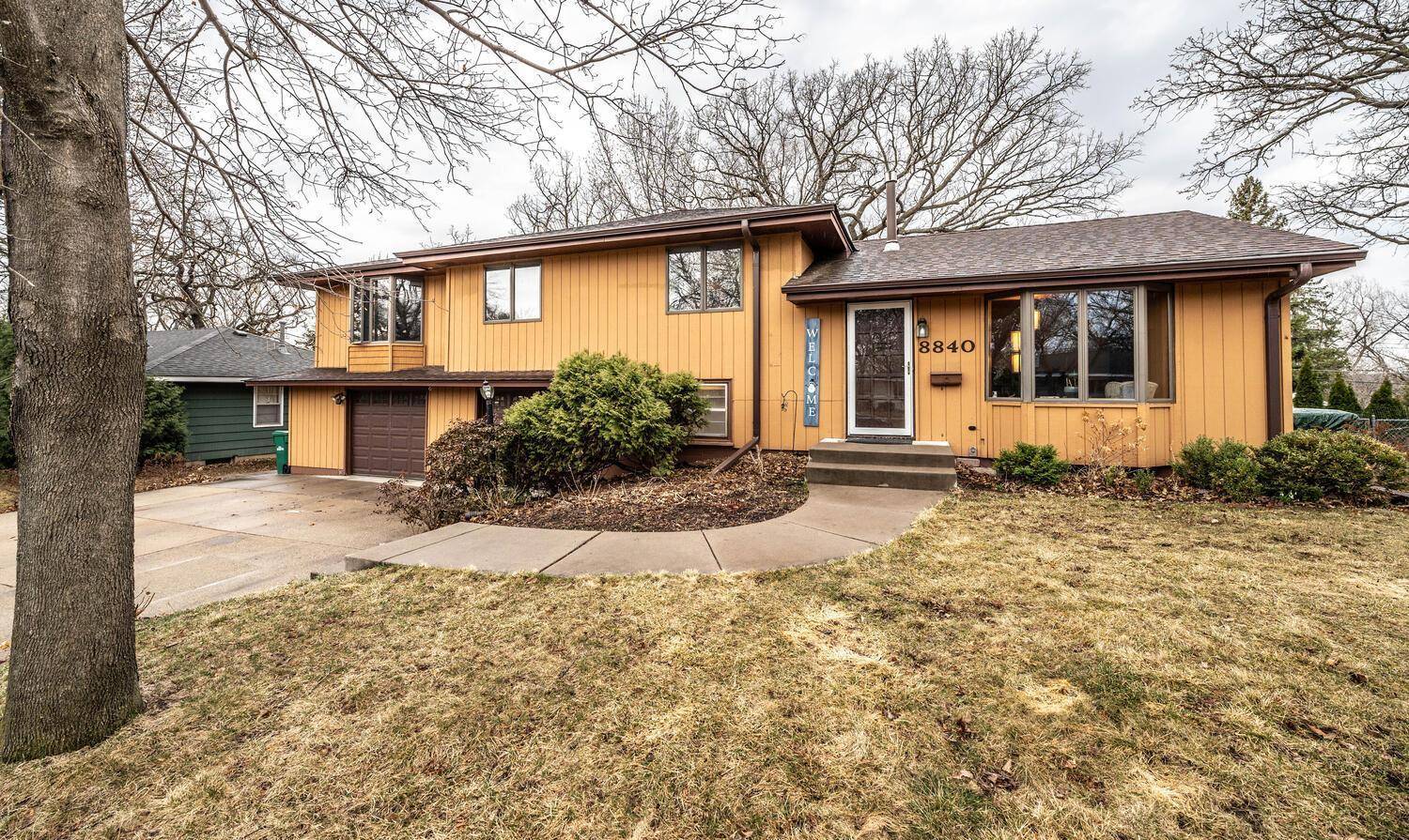 Bloomington, MN 55437,8840 Morris RD