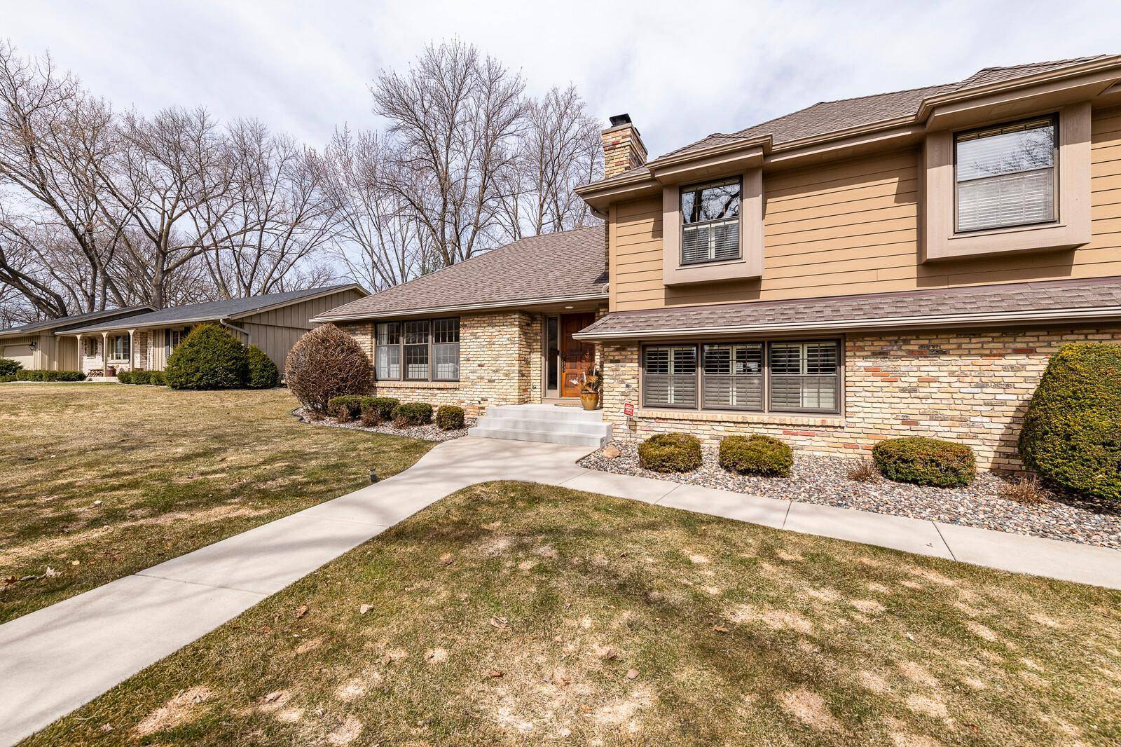 Edina, MN 55439,7404 Hyde Park CIR