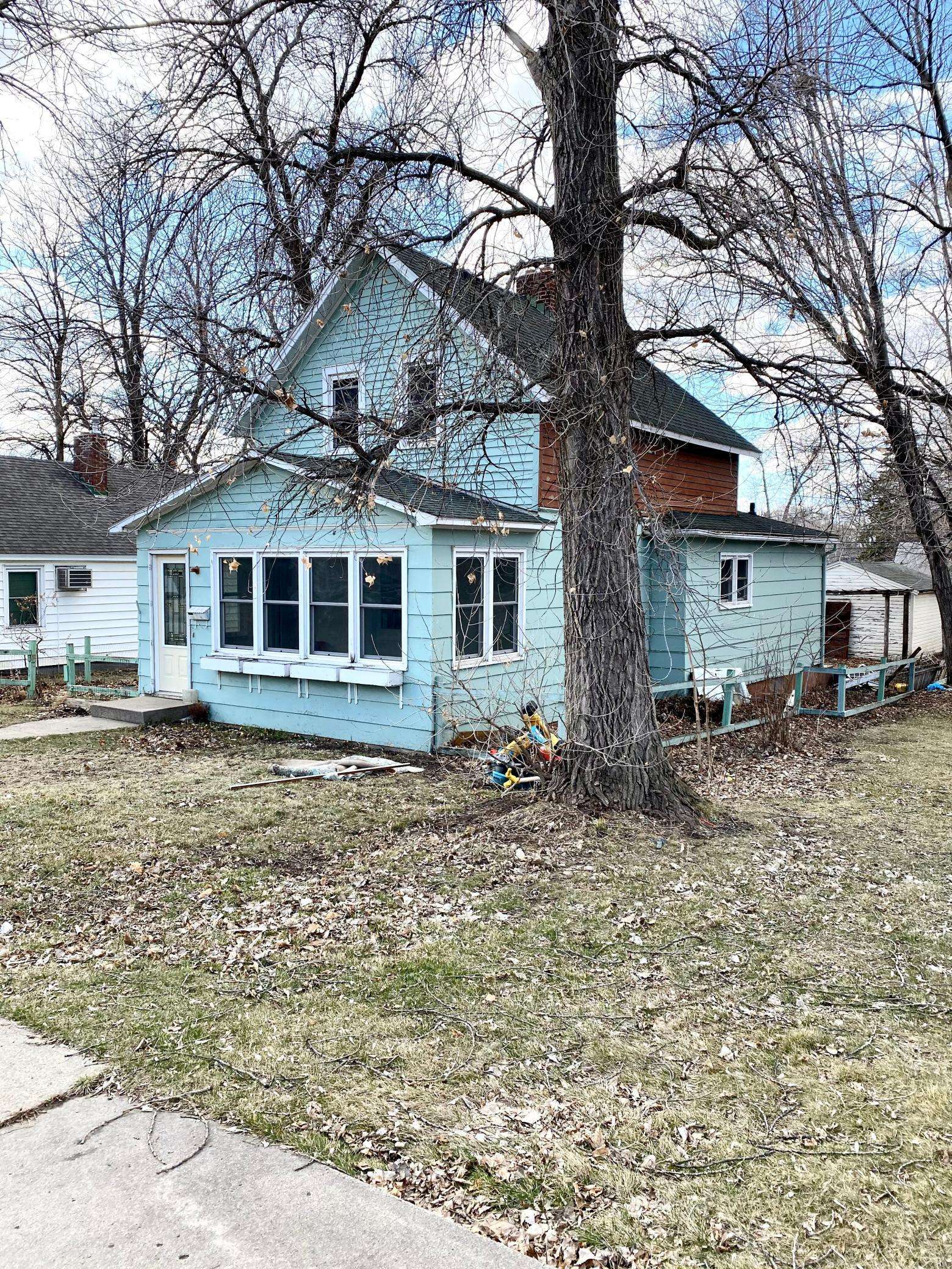 Morris, MN 56267,307 E 6th ST