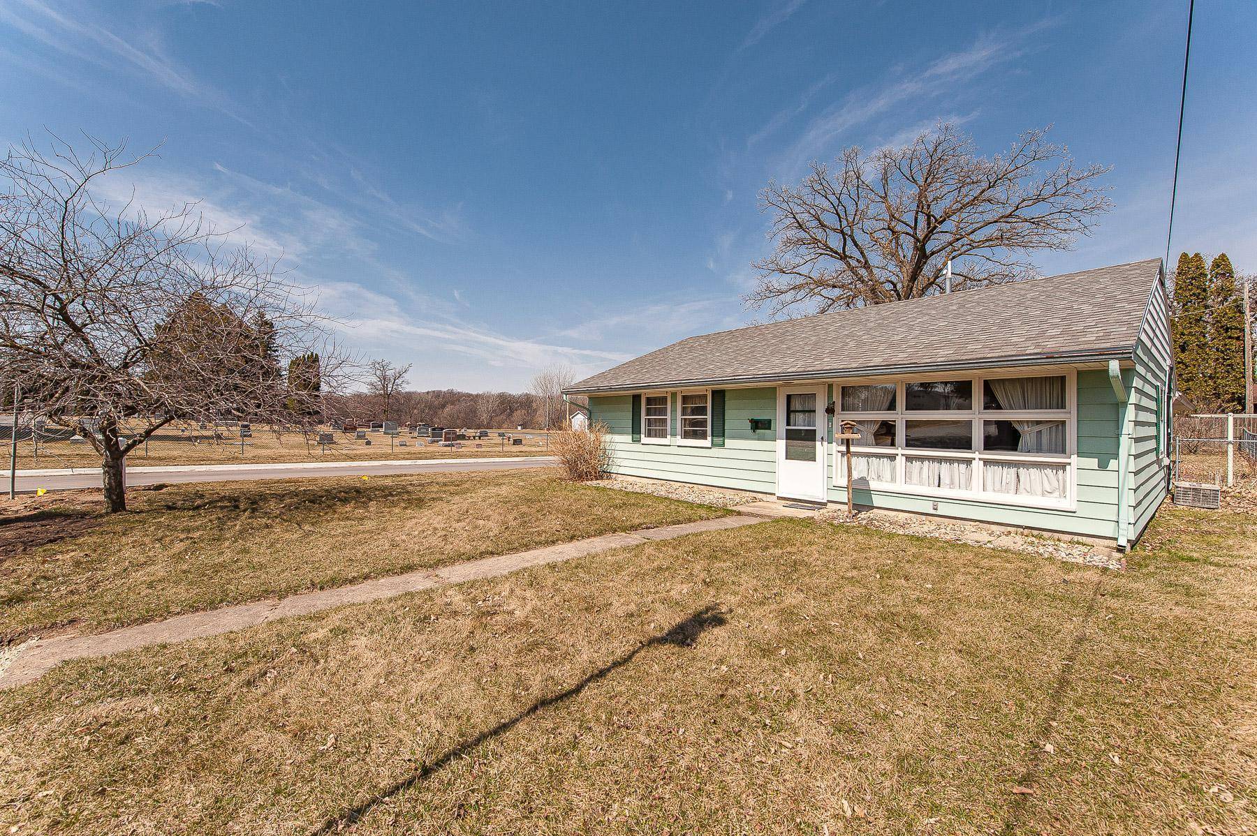 Stewartville, MN 55976,423 2nd ST NW