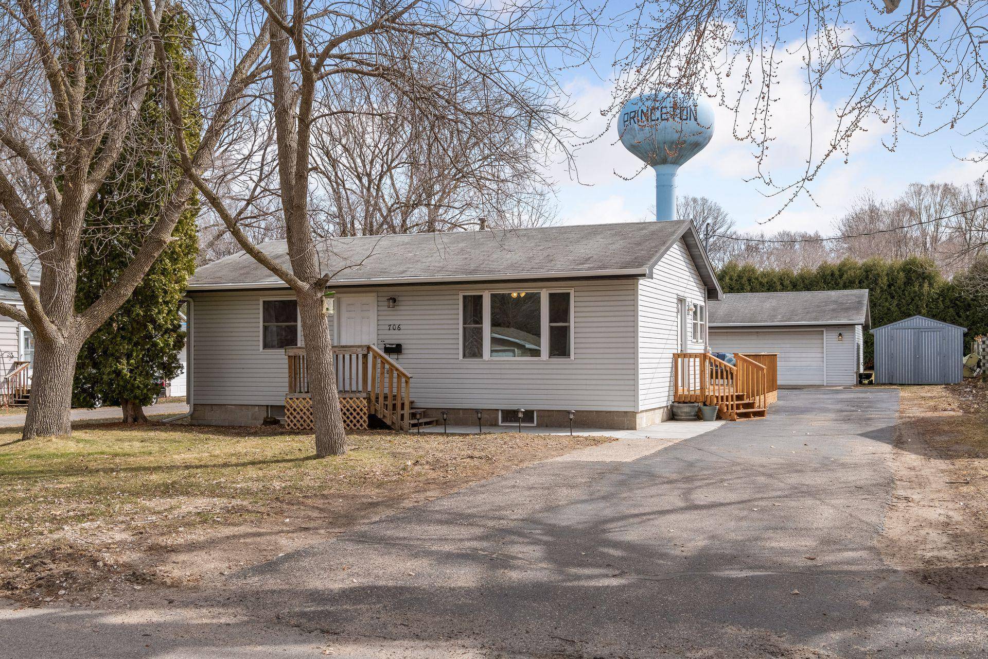 Princeton, MN 55371,706 5th AVE N