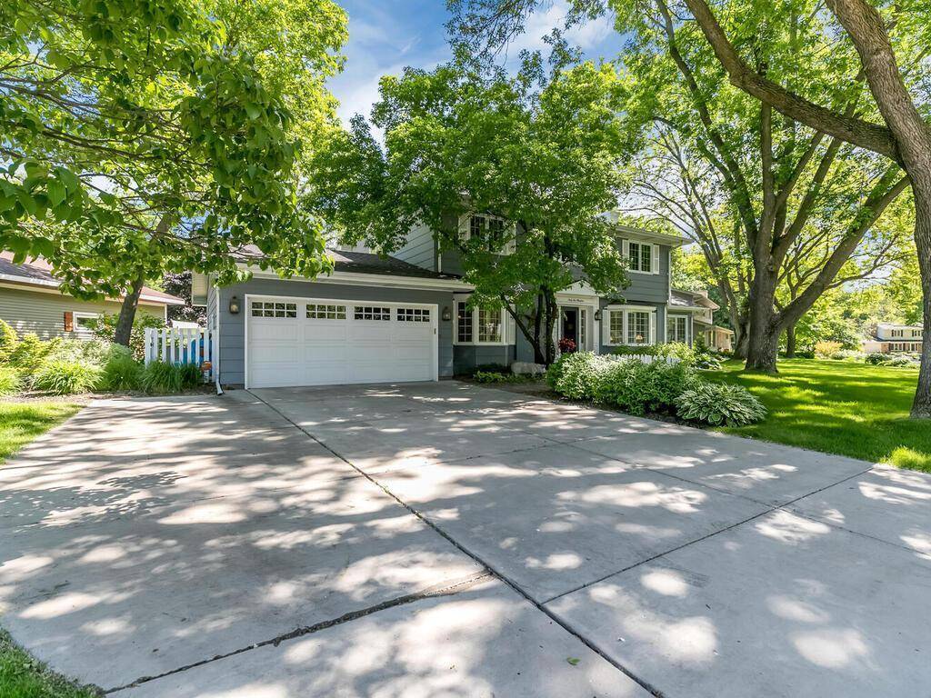 Edina, MN 55439,6519 Creek DR