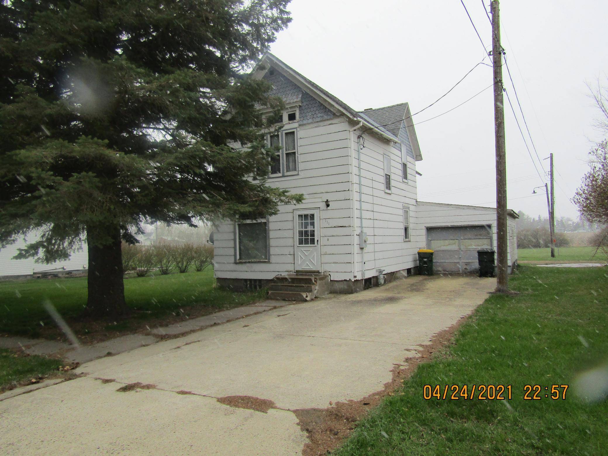 Belview, MN 56214,111 Lake St.