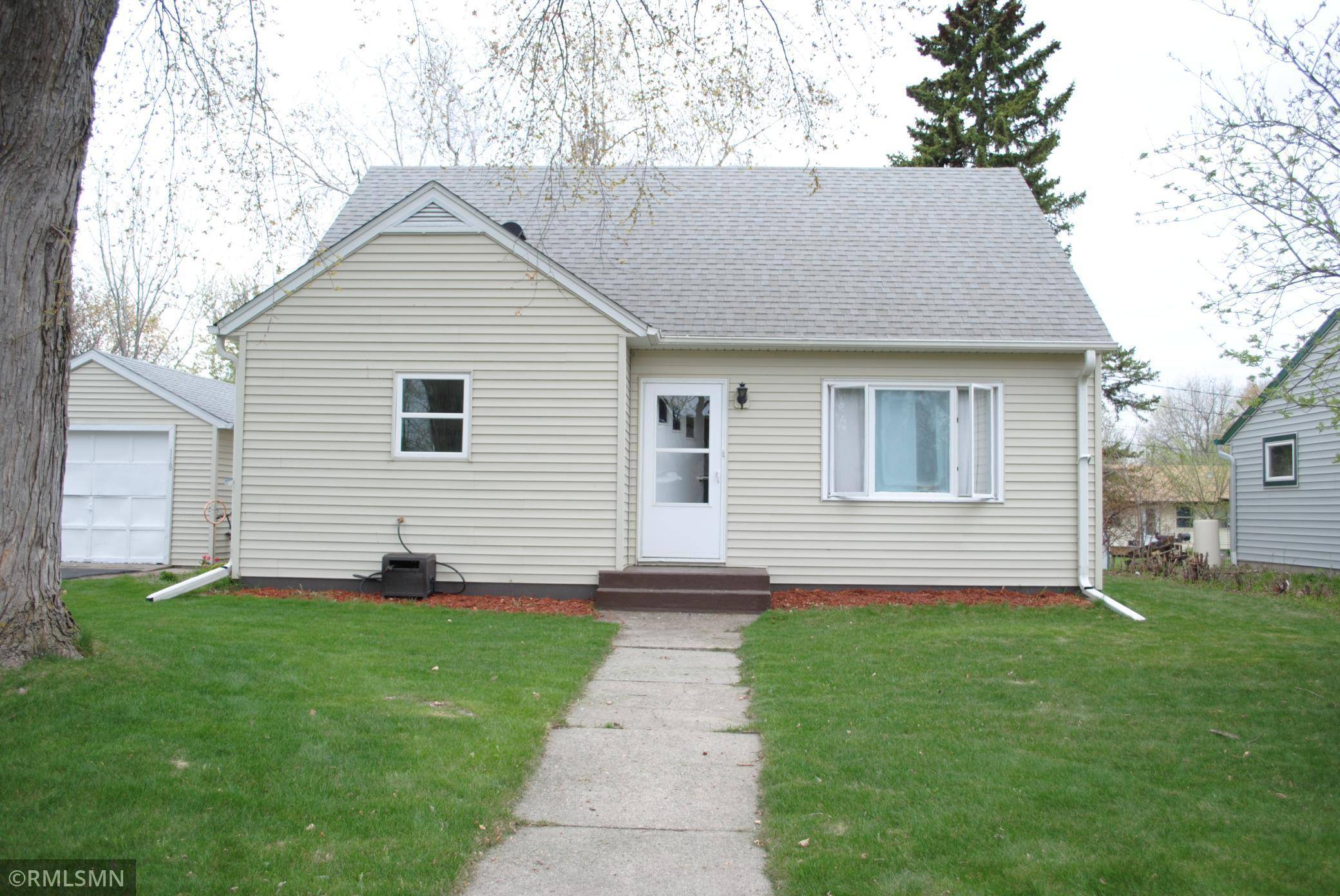 Morris, MN 56267,118 Ridge RD