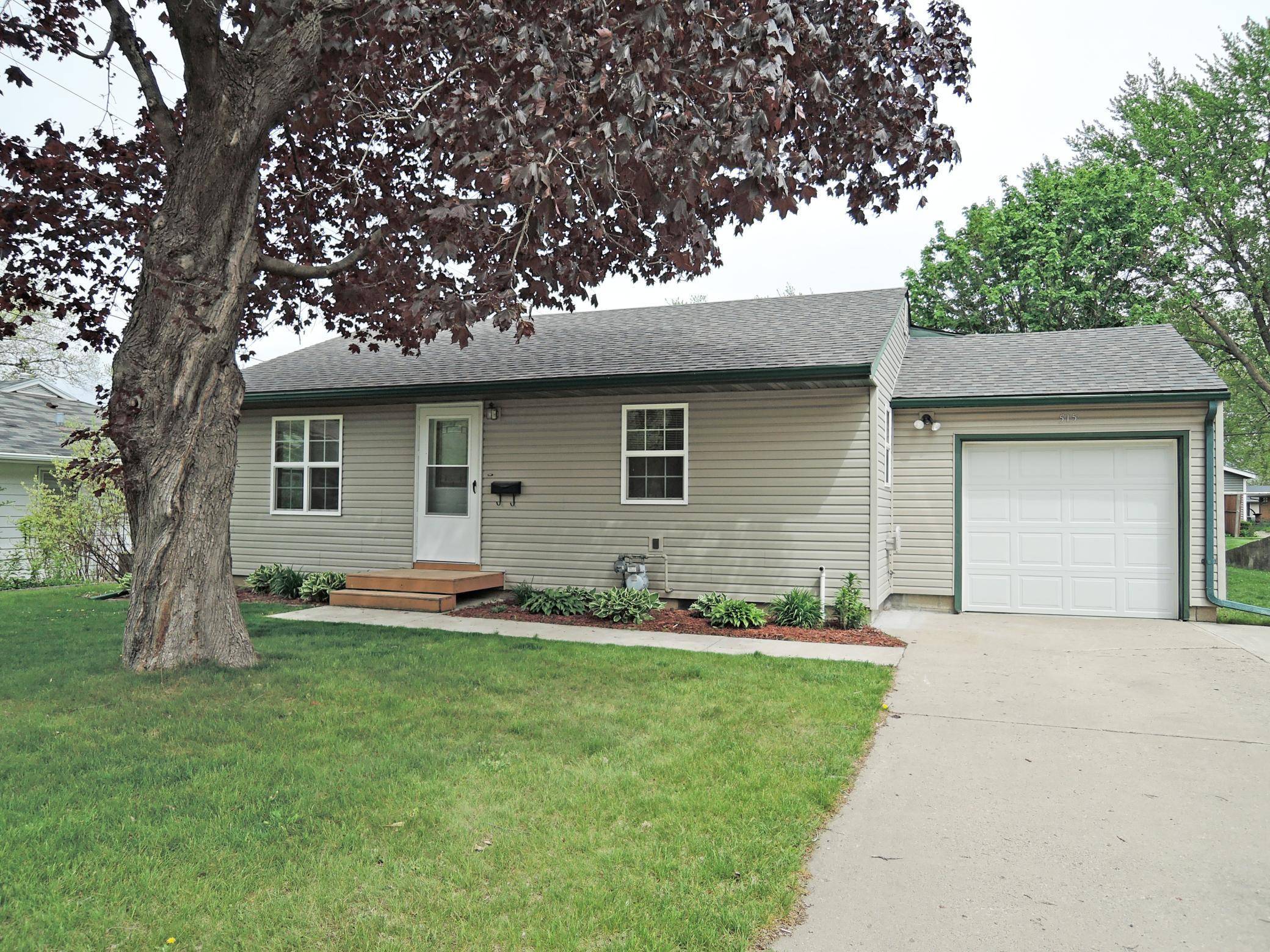 Owatonna, MN 55060,515 Truman AVE