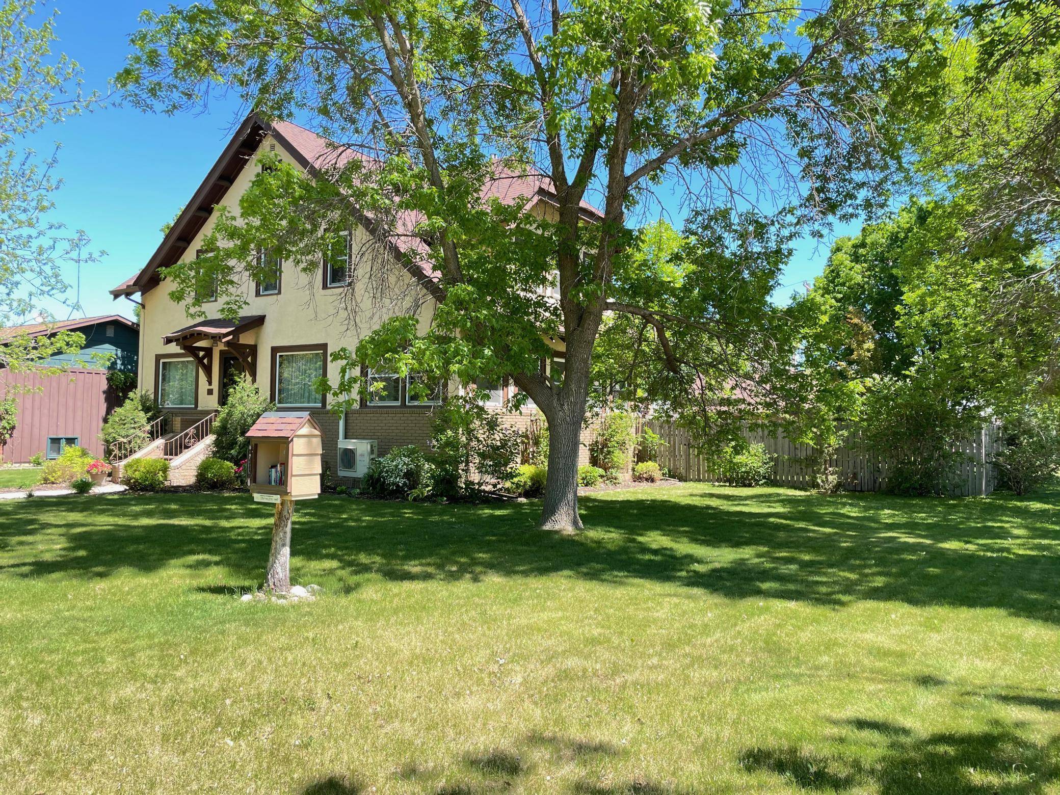 Alexandria, MN 56308,821 Douglas ST