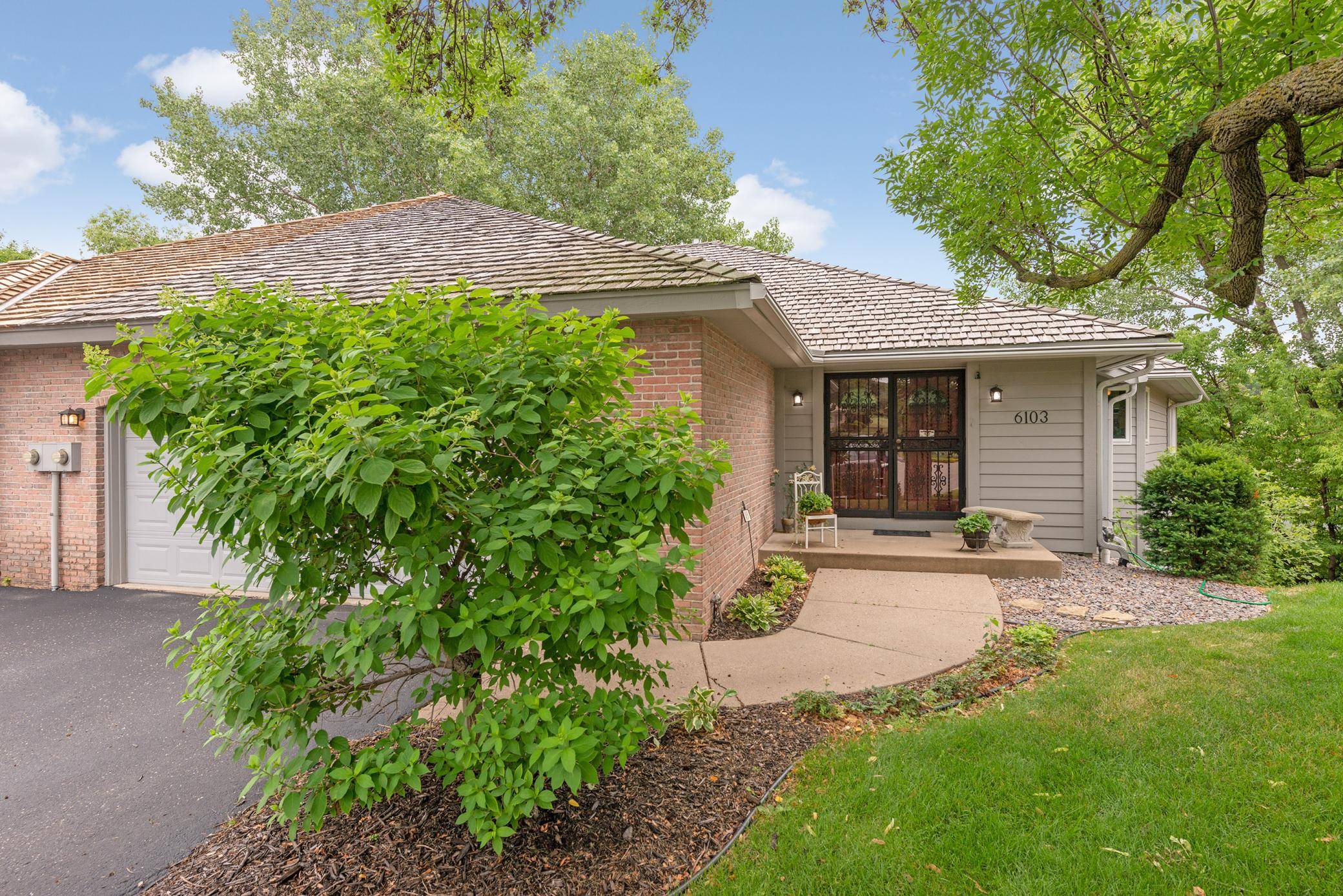 Edina, MN 55436,6103 Waterford CT S