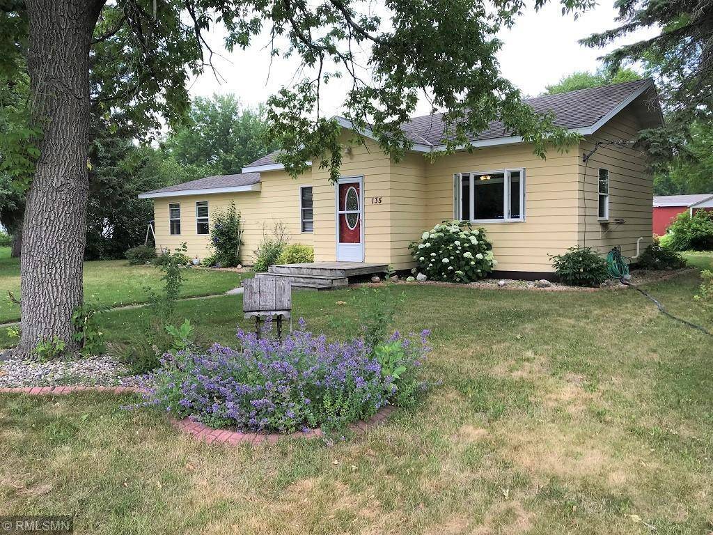 Alvarado, MN 56710,135 Sands ST