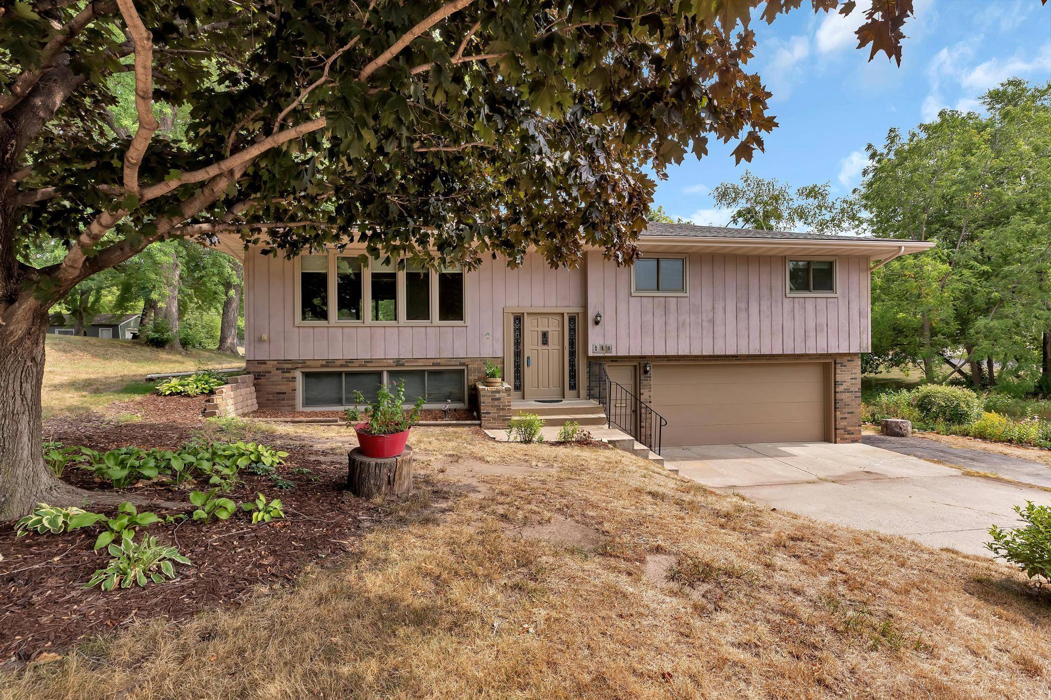 Sauk Rapids, MN 56379,308 6th AVE N