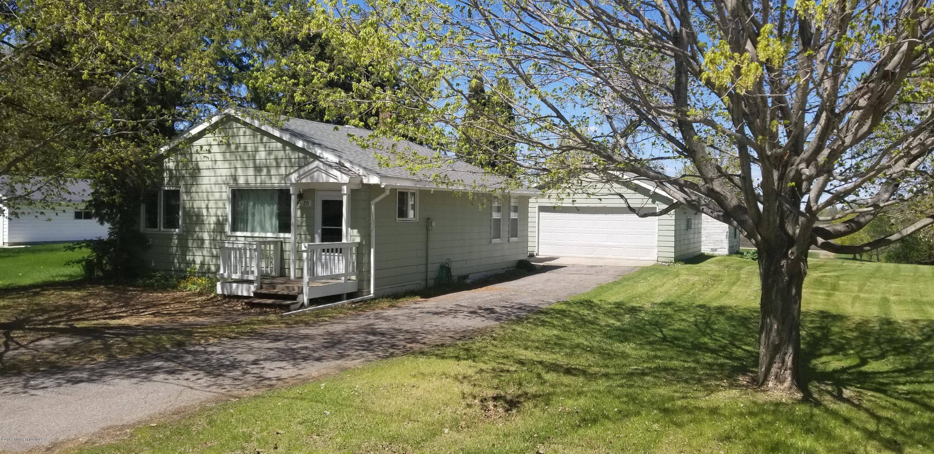 Underwood, MN 56586,215 Oak AVE E