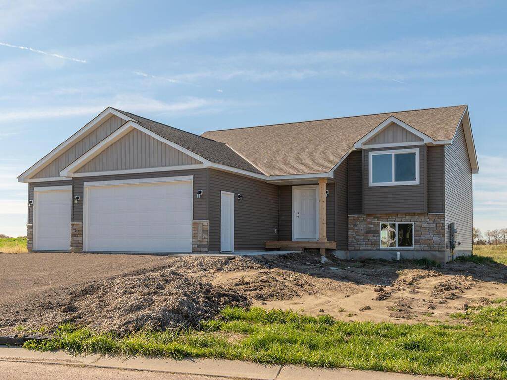 Lester Prairie, MN 55354,1113 Prairie Ridge Ln