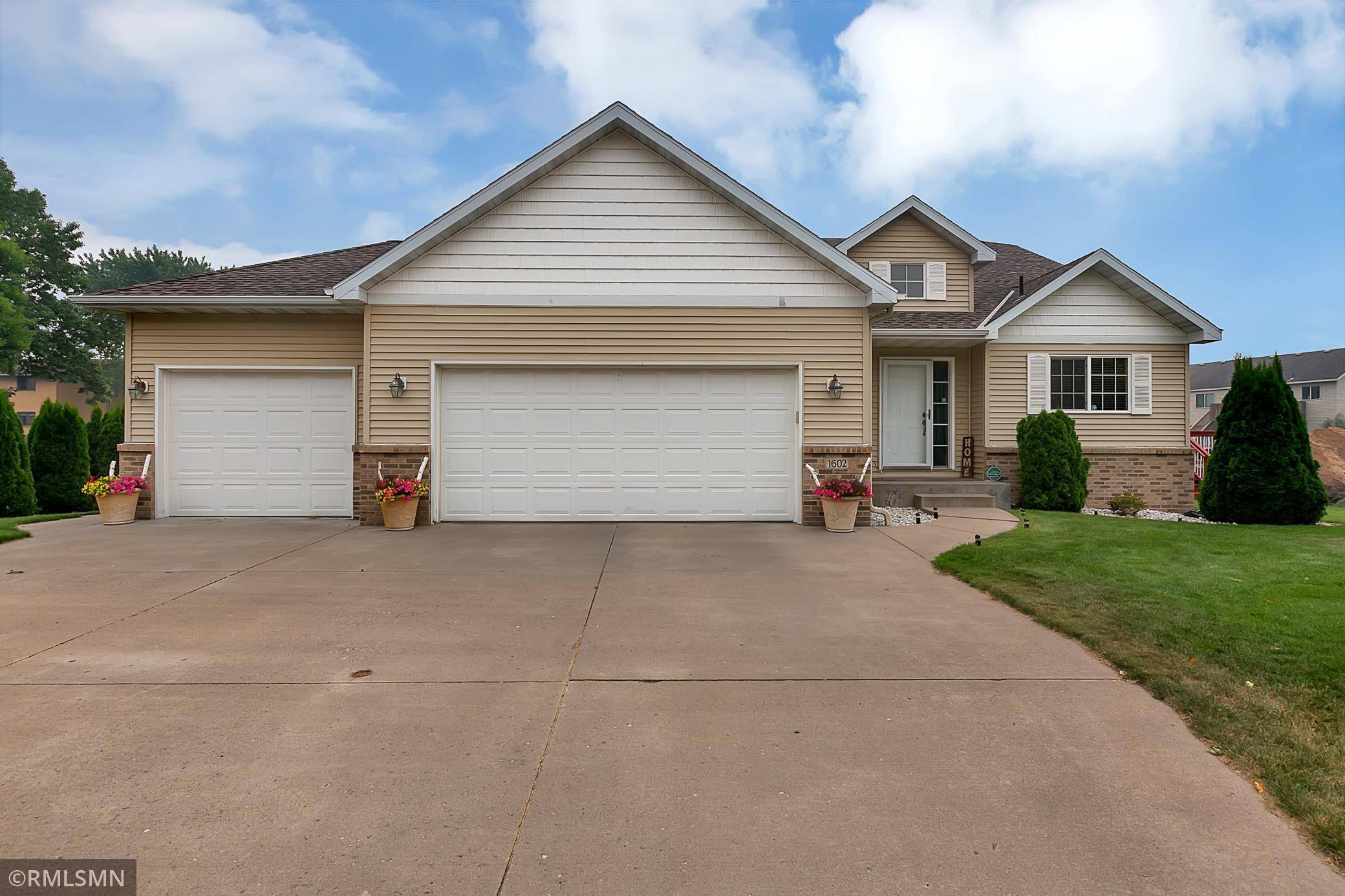 Saint Cloud, MN 56301,1602 Goettens WAY