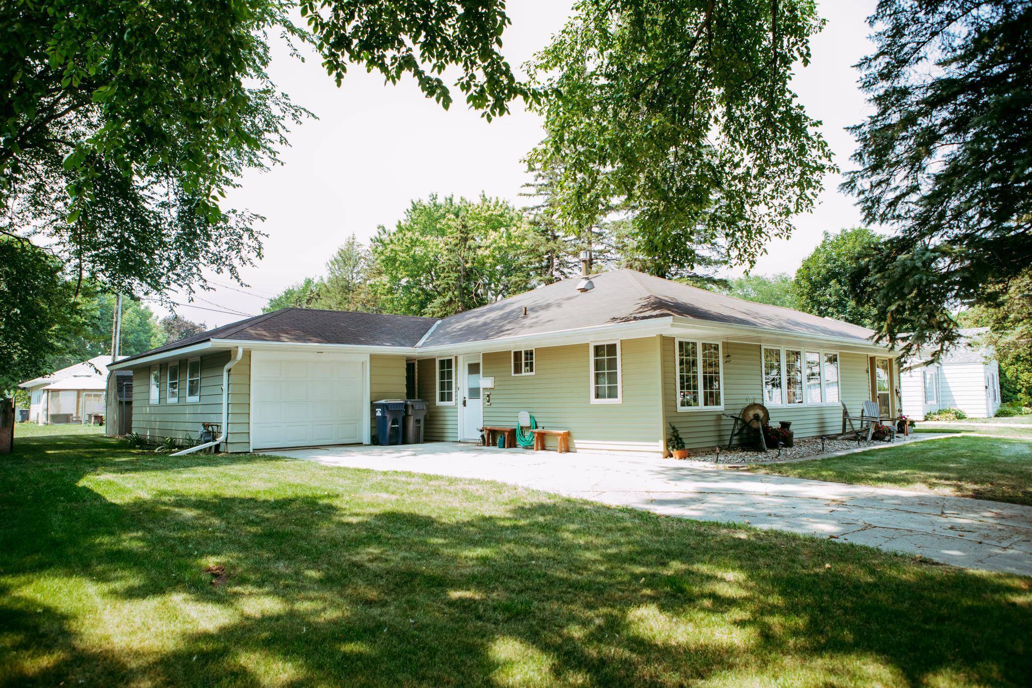 Morris, MN 56267,6 Meadow LN