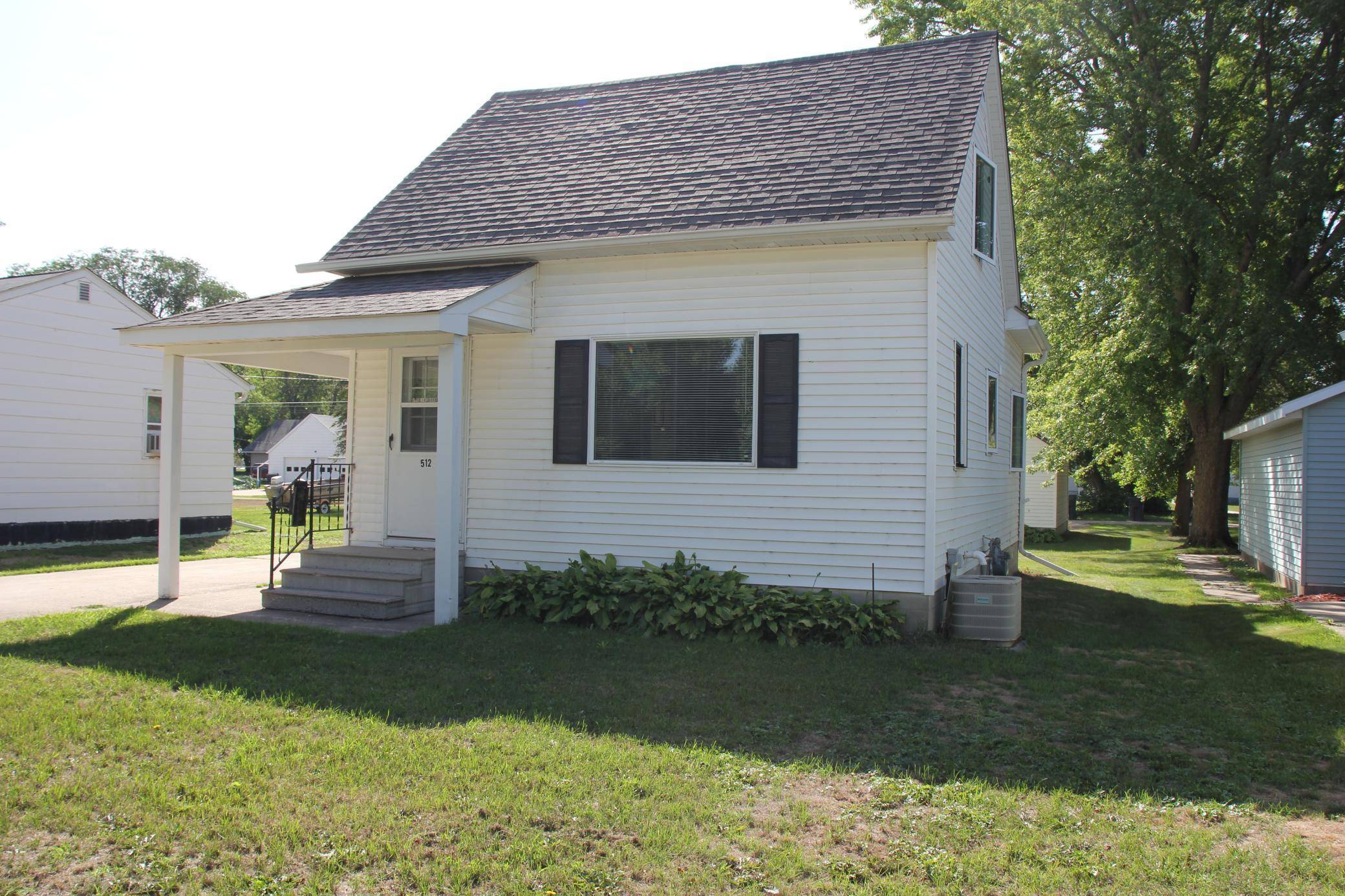 Morris, MN 56267,512 E 9th ST