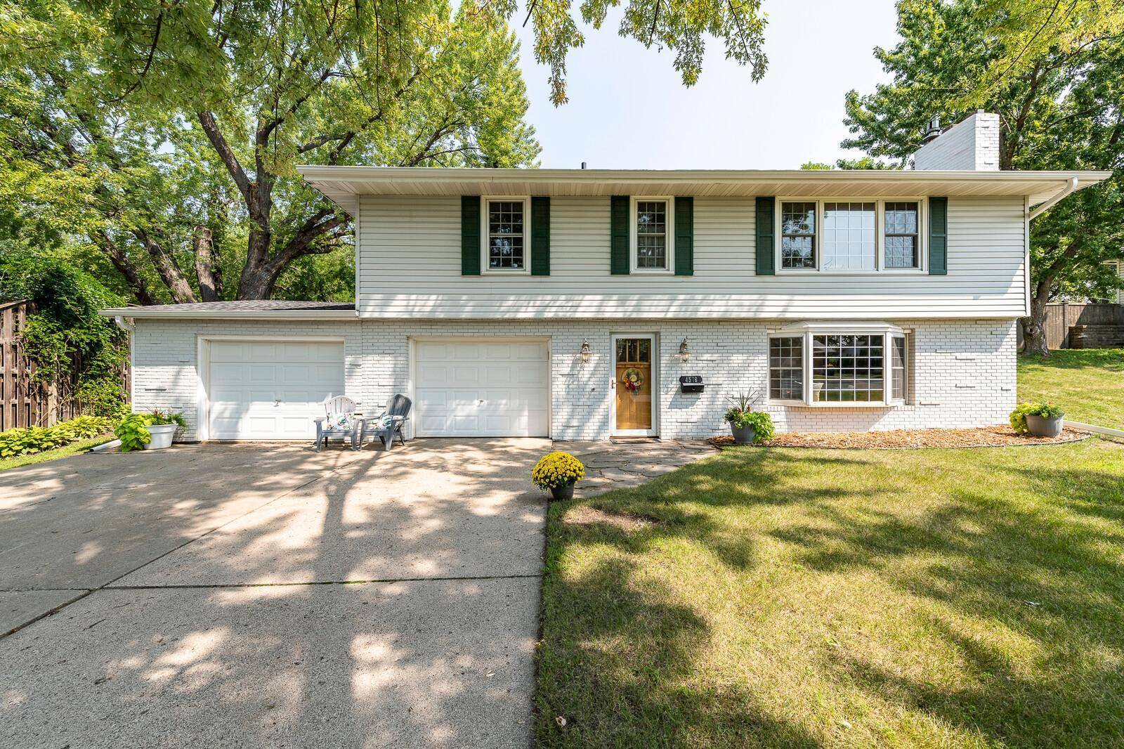 Bloomington, MN 55437,4516 W 88th ST