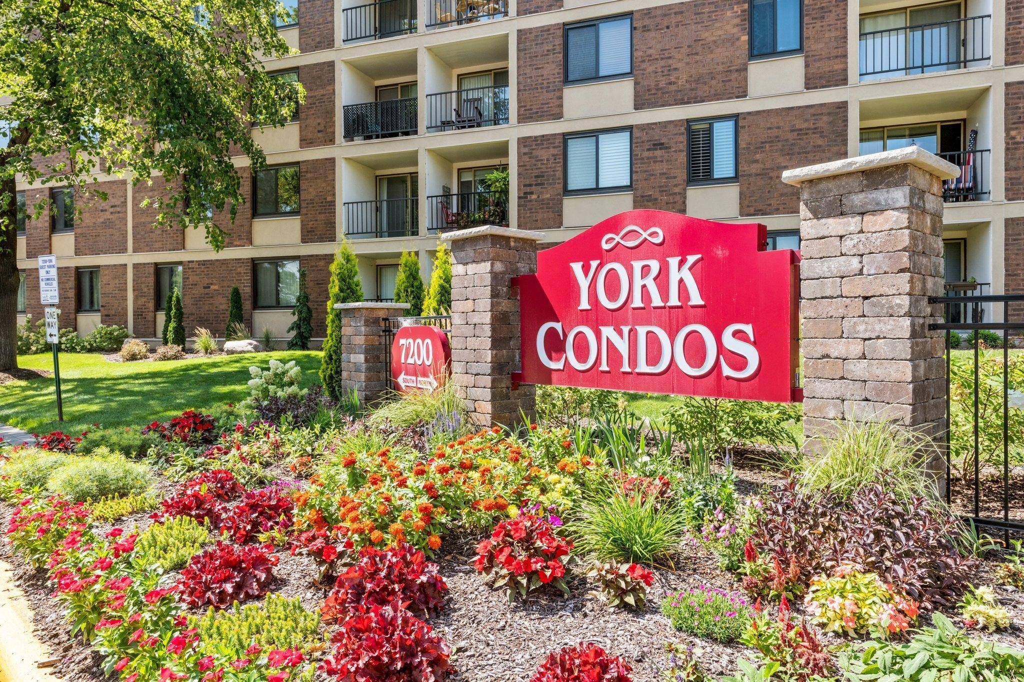 Edina, MN 55435,7200 York AVE S #406