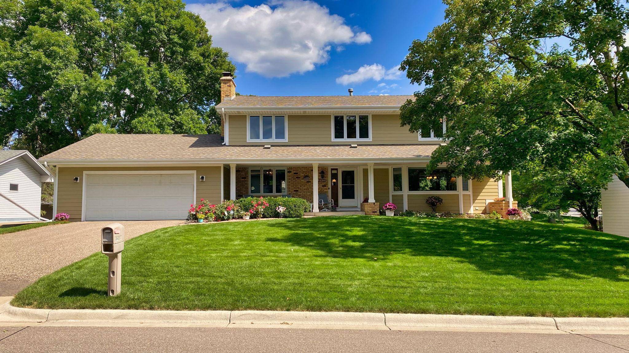 Edina, MN 55439,6405 Doron LN