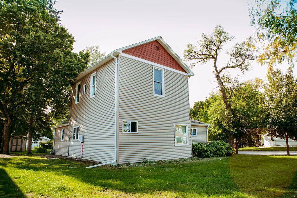 Morris, MN 56267,214 California Ave