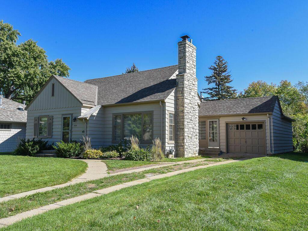 Edina, MN 55424,5221 Halifax AVE S