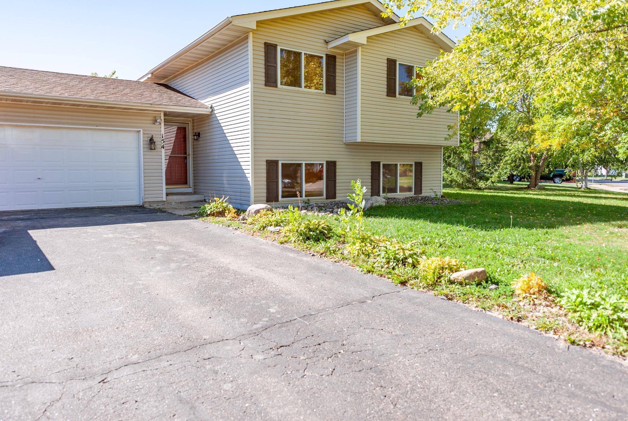 Montrose, MN 55363,154 Crystal CIR