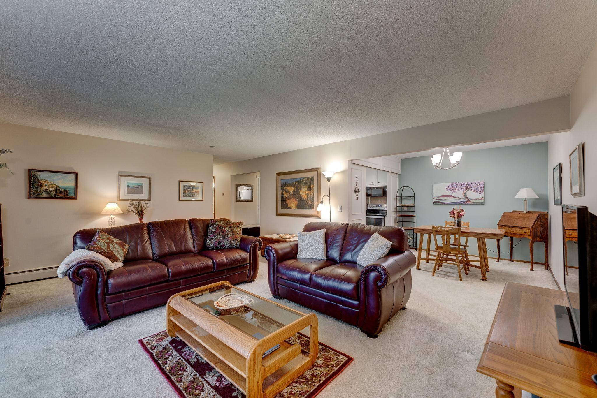 Edina, MN 55436,4380 Brookside CT #218